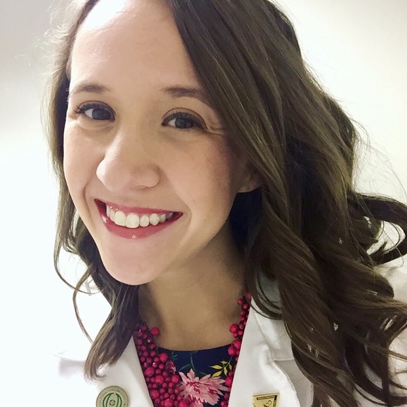 Meet your Posher, Shelby Rae - Picture 2 of 2